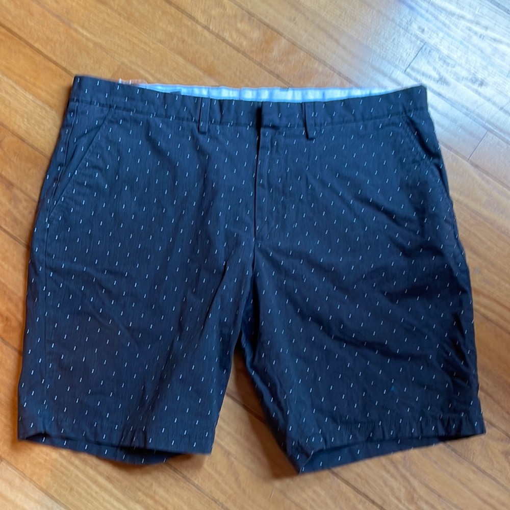 Old navy size 38 small dot board shorts